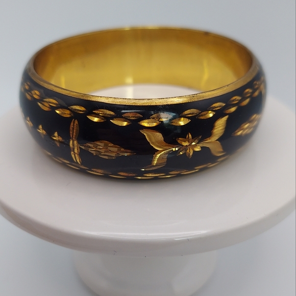 Vintage Black & Gold Wide Bangle. - Picture 2 of 10
